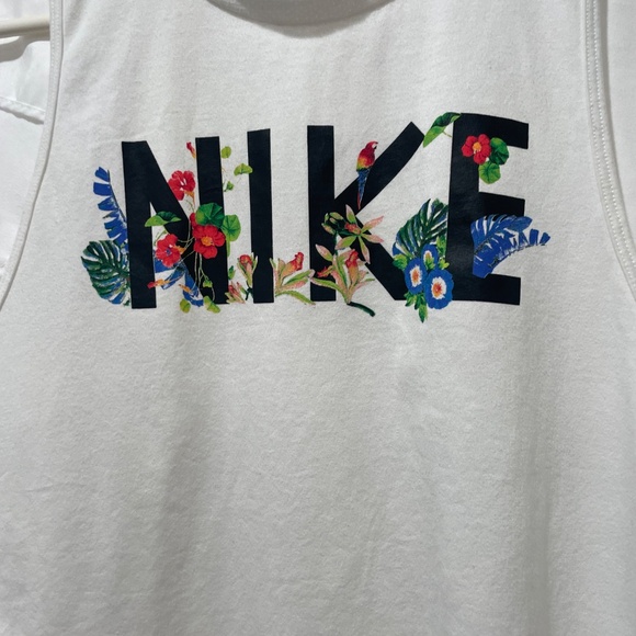 Nike White Athletic Tank with Floral Logo Sz M - Picture 2 of 11